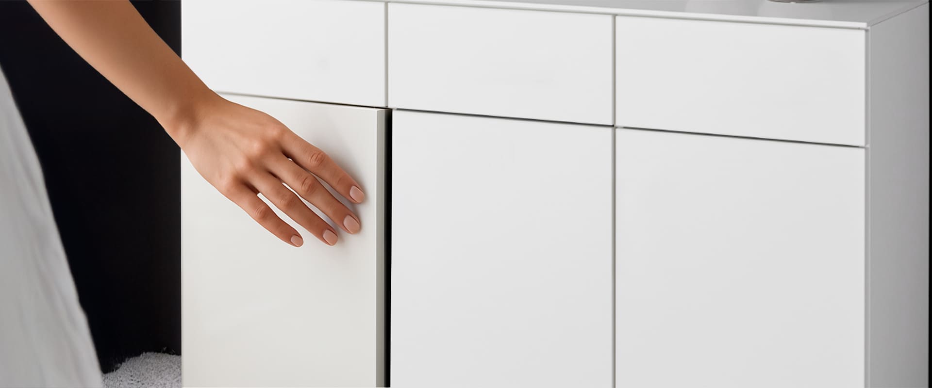 Push-to-open Technik (Türen öffnen ohne Griff) Push-to-open Technik (Türen öffnen ohne Griff)Push-top-open