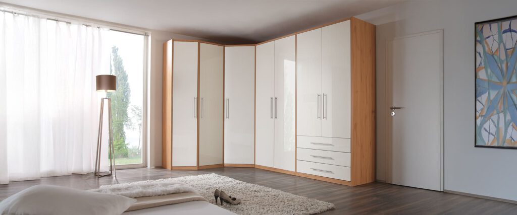 De Luxe Kleiderschrank Kombination über Ecke in Korpus Artisan Eiche Dekor und Front in Hochglanz weiß