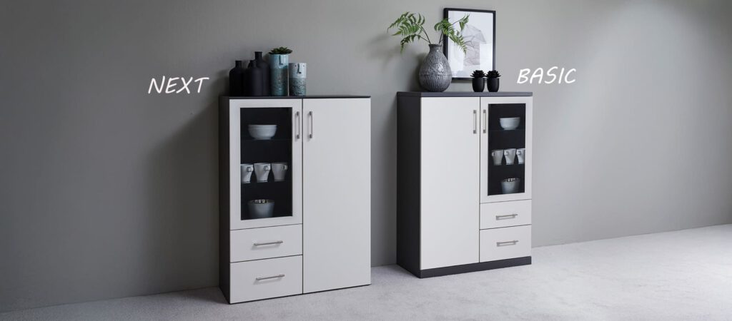 Next-und-Basic-vitrinenschraenke