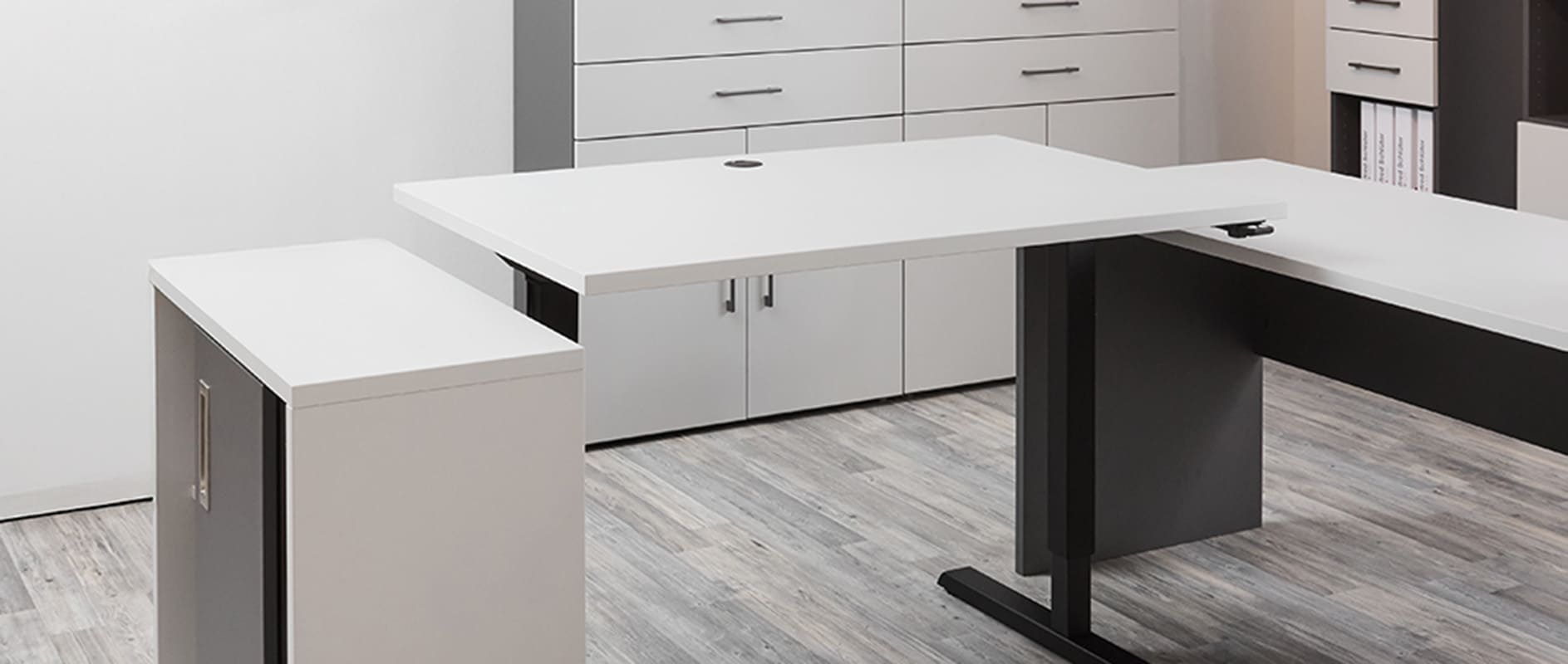 hoehenverstellbarer Schreibtisch